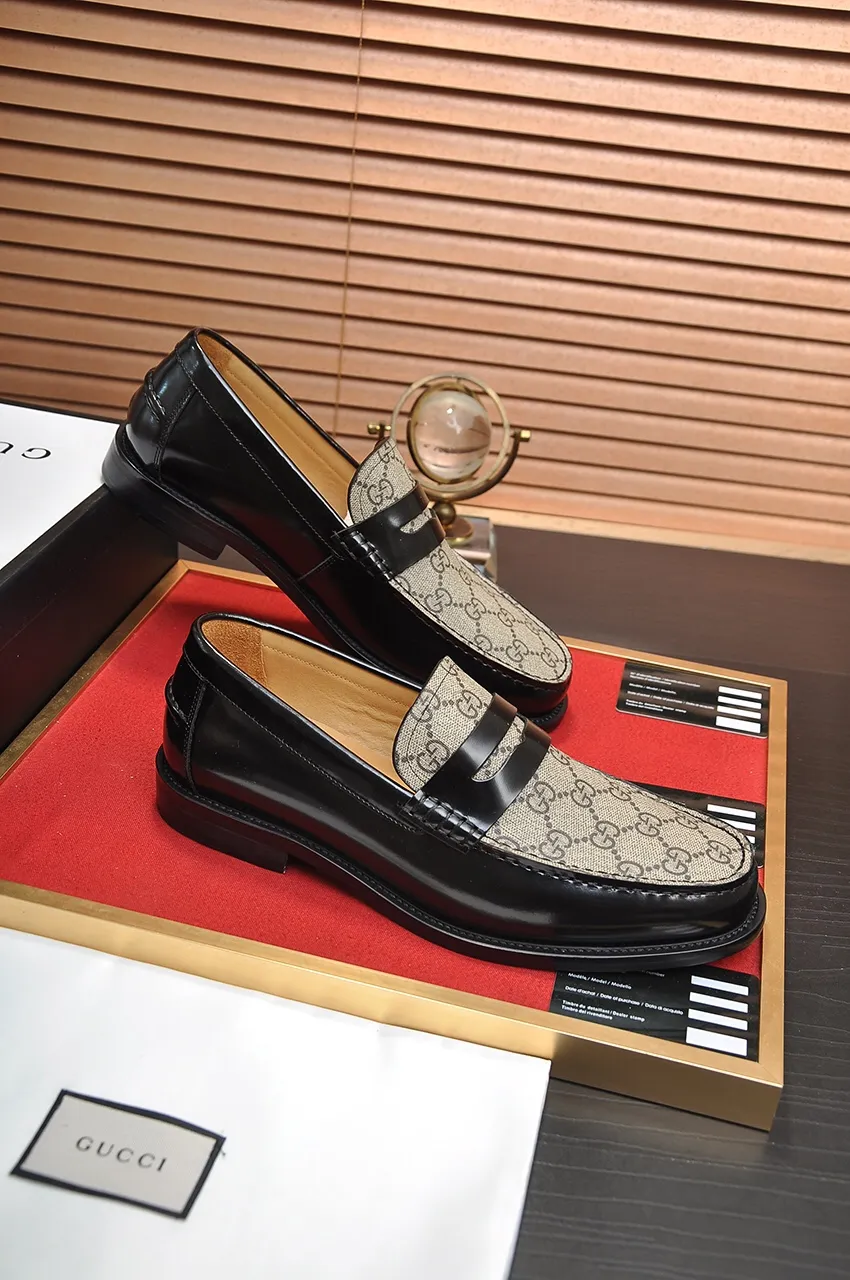Men's shoes💰560💶Italy's top luxury men's shoe giant (GUCCI) (Gucci) (full cowhide lining) new arrival🍃Original European style🔰 Pleasant to the eye😍In order to make the shoes more durable and non-deformable🌀The production continues to follow traditional methods but there is still no lack of innovation💪Choose original sheepskin for the leather♻️ Smooth and natural And extra bright ⭐Made of imported cowhide, the first choice of rich people 38-45 (45 customized)
